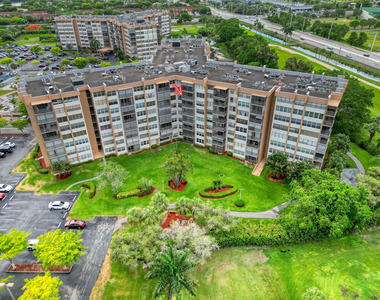 1100 Saint Charles Place - Photo Thumbnail 43