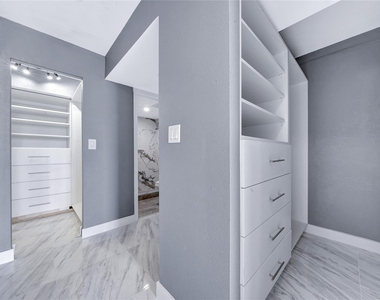 1100 Saint Charles Place - Photo Thumbnail 14