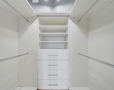 1100 Saint Charles Place - Photo Thumbnail 16