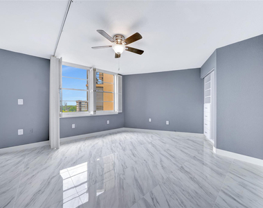 1100 Saint Charles Place - Photo Thumbnail 22