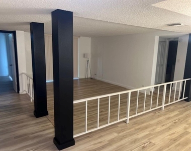 3720 Inverrary Drive - Photo Thumbnail 4