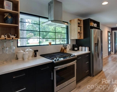 3945 Rockfern Road - Photo Thumbnail 12