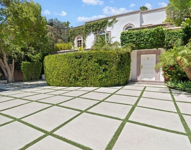 1241 Stone Canyon Road - Photo Thumbnail 11