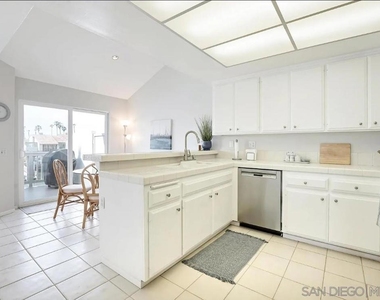 66 W Kingston Ct - Photo Thumbnail 3