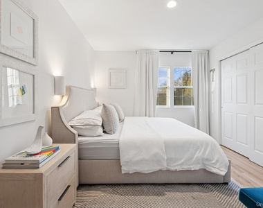 62 Sea Farm Lane - Photo Thumbnail 10