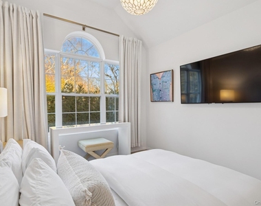 62 Sea Farm Lane - Photo Thumbnail 12