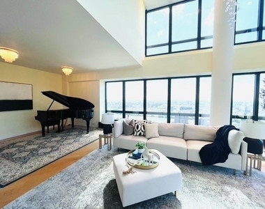 530 E 76th Street - Photo Thumbnail 7