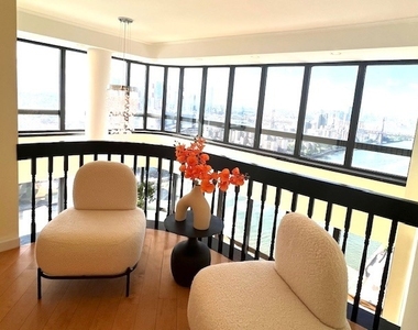 530 E 76th Street - Photo Thumbnail 6