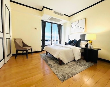 530 E 76th Street - Photo Thumbnail 13