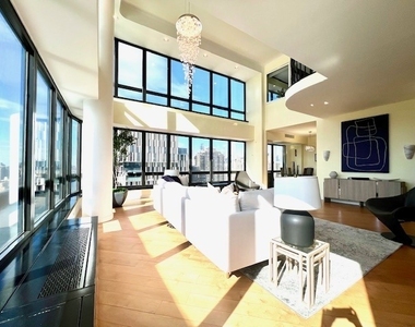 530 E 76th Street - Photo Thumbnail 3