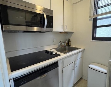 2141 I Street Nw - Photo Thumbnail 3