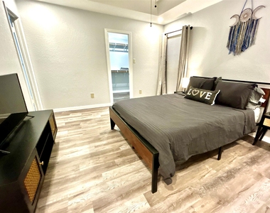 1701 Lynx Cir - Photo Thumbnail 14