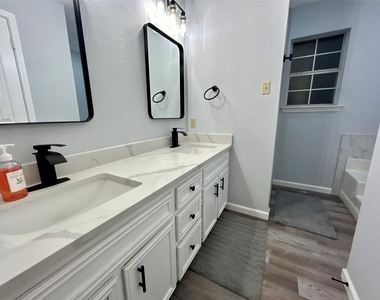 1701 Lynx Cir - Photo Thumbnail 15