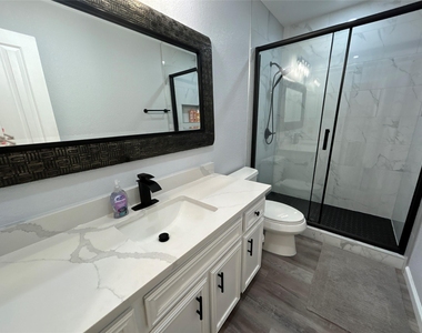 1701 Lynx Cir - Photo Thumbnail 8