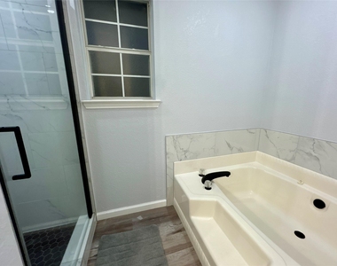 1701 Lynx Cir - Photo Thumbnail 16