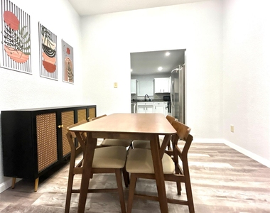 1701 Lynx Cir - Photo Thumbnail 4