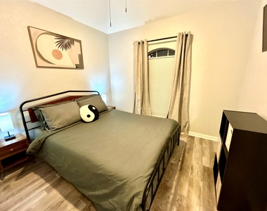 1701 Lynx Cir - Photo Thumbnail 7