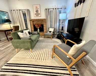 1701 Lynx Cir - Photo Thumbnail 1