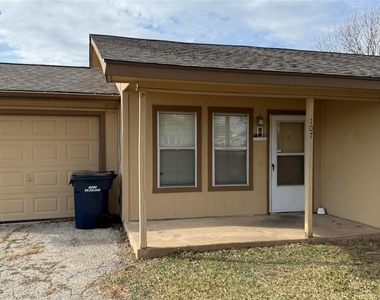 107 Owen Cir - Photo Thumbnail 10