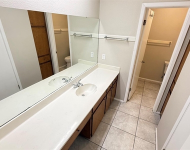 107 Owen Cir - Photo Thumbnail 7