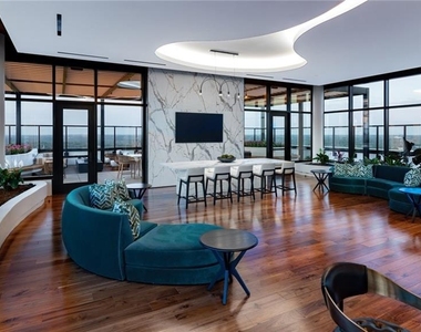 1382 Peachtree Street Ne - Photo Thumbnail 20
