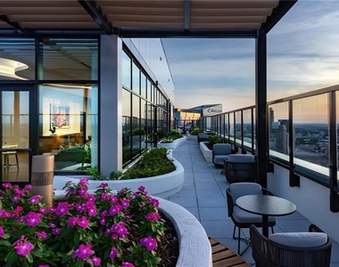 1382 Peachtree Street Ne - Photo Thumbnail 18