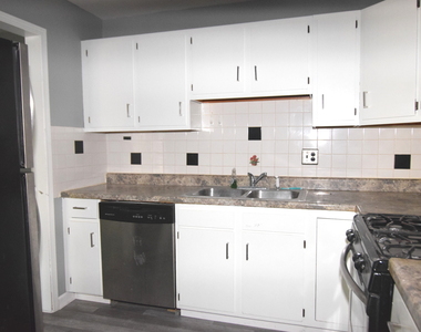 9s120 Lake Drive - Photo Thumbnail 5