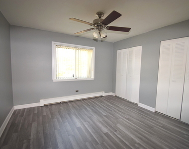 9s120 Lake Drive - Photo Thumbnail 10