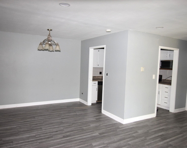 9s120 Lake Drive - Photo Thumbnail 3