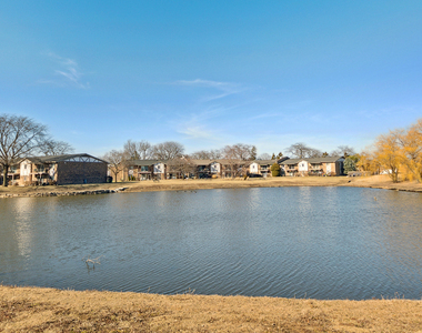 9s120 Lake Drive - Photo Thumbnail 15