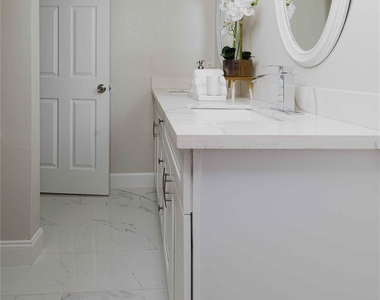 3314 Kleinmann Avenue - Photo Thumbnail 9