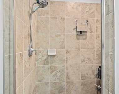 43000 Greenway Boulevard - Photo Thumbnail 15