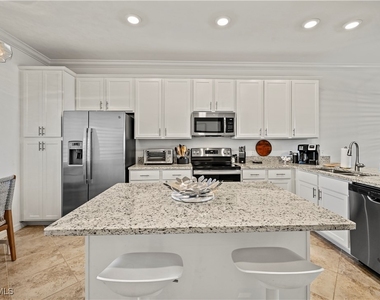43000 Greenway Boulevard - Photo Thumbnail 5