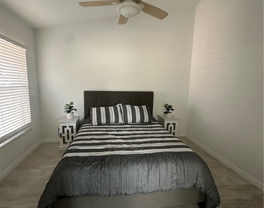 16821 Sanibel Sunset Court - Photo Thumbnail 7