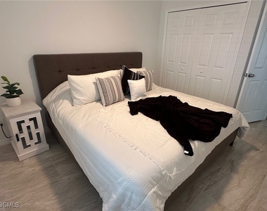 16821 Sanibel Sunset Court - Photo Thumbnail 3