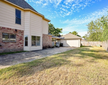 12011 Autumn Creek Drive - Photo Thumbnail 31