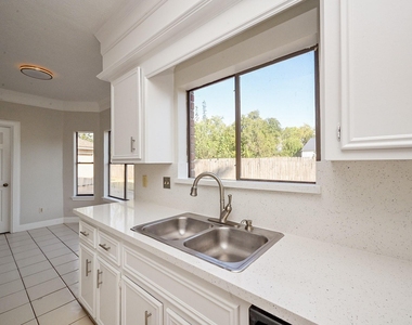 12011 Autumn Creek Drive - Photo Thumbnail 13