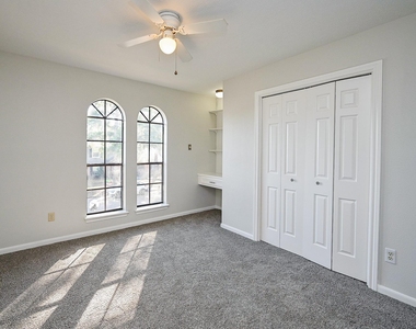 12011 Autumn Creek Drive - Photo Thumbnail 16