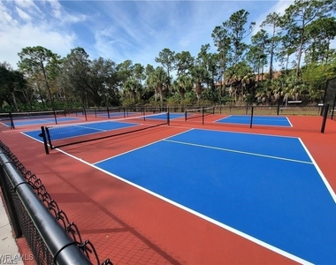 321 Robin Hood Circle - Photo Thumbnail 27