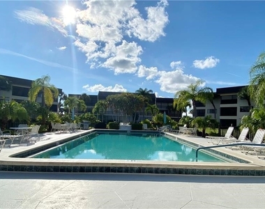 6979 Winkler Road - Photo Thumbnail 16