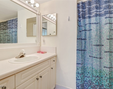 1190 Wildwood Lakes Boulevard - Photo Thumbnail 17