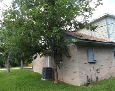 501 S Holmes Street - Photo Thumbnail 4