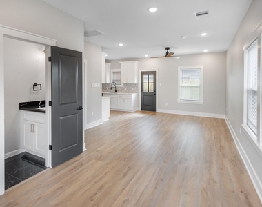 5036 Mallow Street - Photo Thumbnail 8
