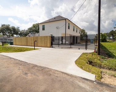 5036 Mallow Street - Photo Thumbnail 3