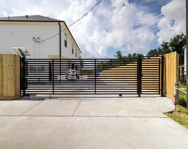 5036 Mallow Street - Photo Thumbnail 5