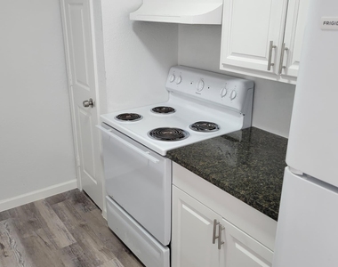4525 Weaver - Photo Thumbnail 9