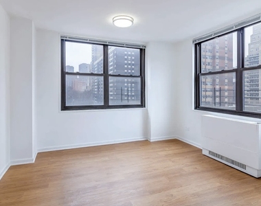 240 East 27th Street, Unit 26b - Photo Thumbnail 4