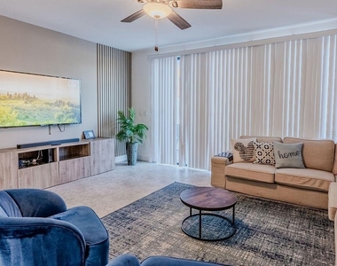 4742 Terra Esmeralda Drive - Photo Thumbnail 13