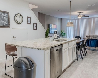 4742 Terra Esmeralda Drive - Photo Thumbnail 8