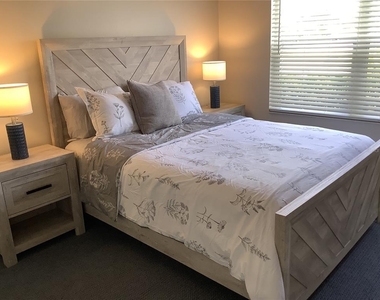 890 Haynesville Way - Photo Thumbnail 13